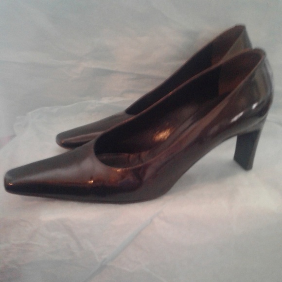 👠 Giorgio Armani Bronze Patent Leather Pumps 👠 - Picture 1 of 8